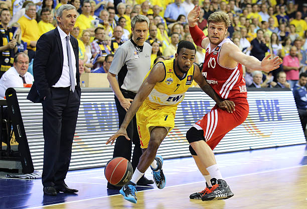 这场失利使 这场失利使