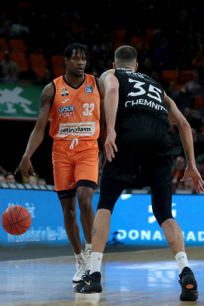 进攻战术的 进攻战术的